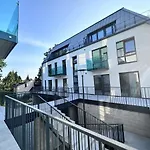 公寓 Designer Penthouse With Huge Terrace & Fast Wi-fi 考纳斯