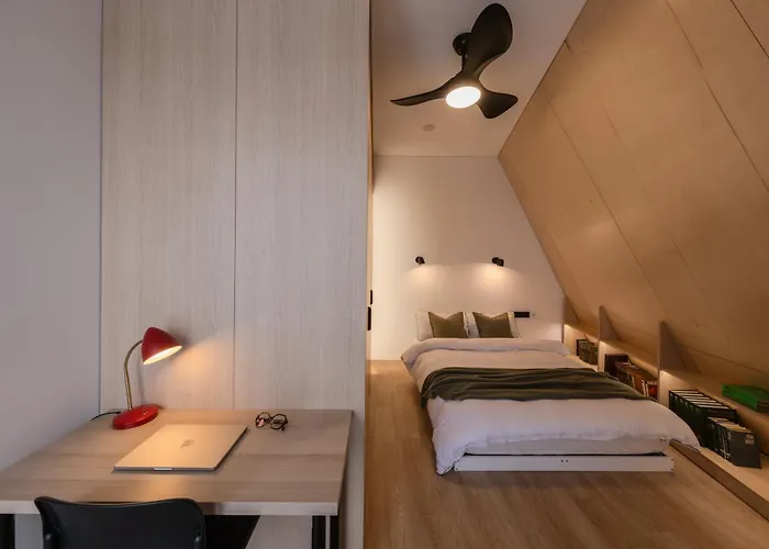 Designer Penthouse With Huge Terrace & Fast Wi-fi *